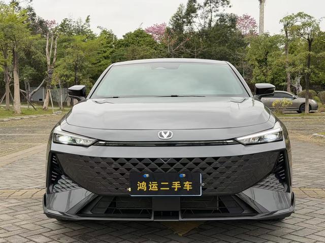 Changan UNI-V 2024 1.5T Premium Sport – фото 2