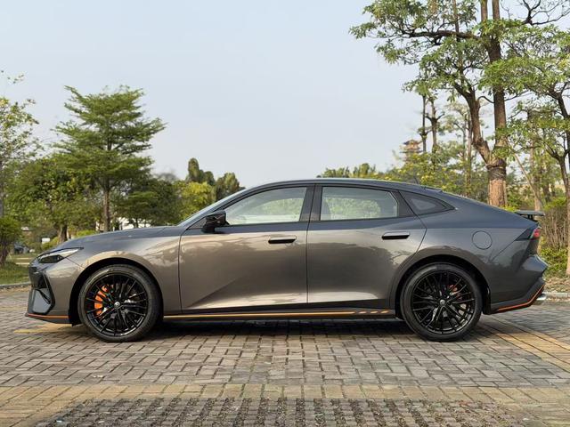 Changan UNI-V 2025 модификация Third generation 2.0T Jin Engine тип – фото 7
