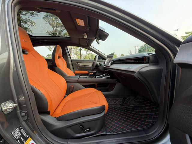 Changan UNI-V 2025 модификация Third generation 2.0T Jin Engine тип – фото 8