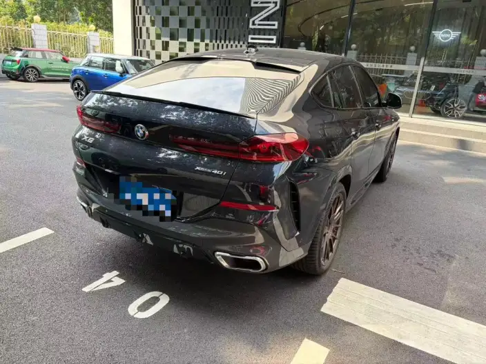 BMW X6 2022 Model xDrive40i Exclusive Model M Sports Set – фото 4