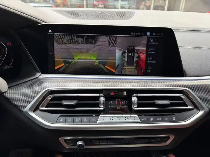 BMW X6 2022 Model xDrive40i Exclusive Model M Sports Set – фото 6