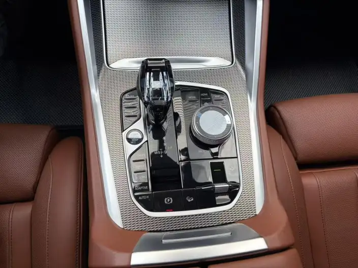 BMW X6 2022 Model xDrive40i Exclusive Model M Sports Set – фото 10