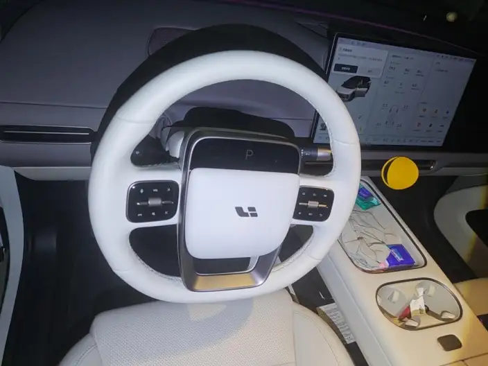 Li Auto i6 2025 Model 4WD Standard Edition – фото 7