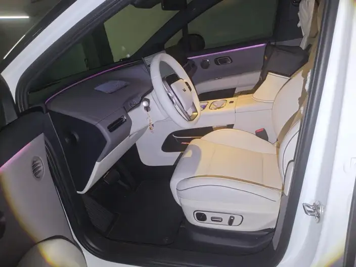Li Auto i6 2025 Model 4WD Standard Edition – фото 10