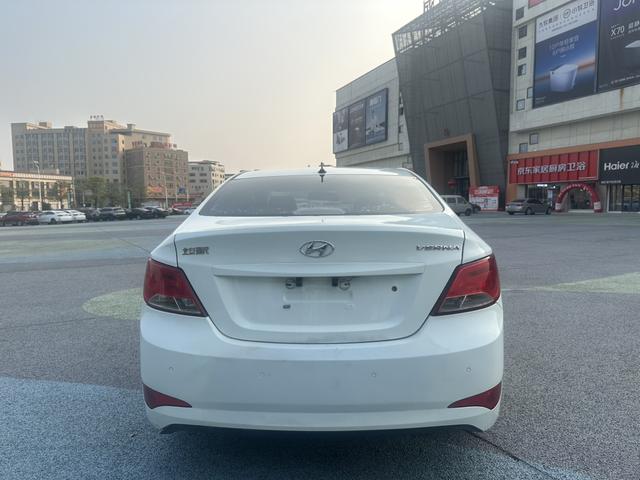 Hyundai Verna 2014 1.4L Automatic Smart GLS – фото 9