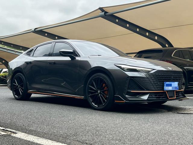 Changan UNI-V 2023 1.5T Sport – фото 2