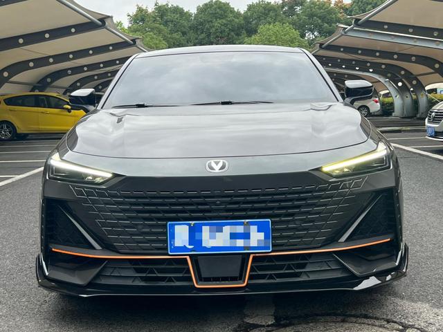 Changan UNI-V 2023 1.5T Sport – фото 3