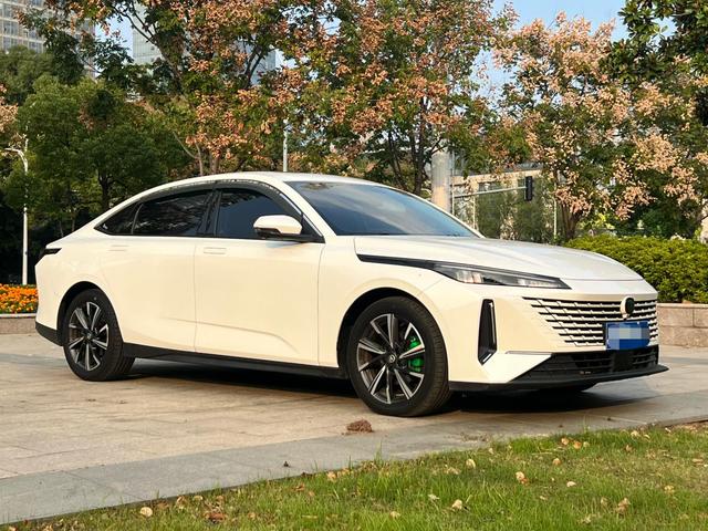 Changan Yida 2023 1.5T GDI Automatic Premium – фото 2