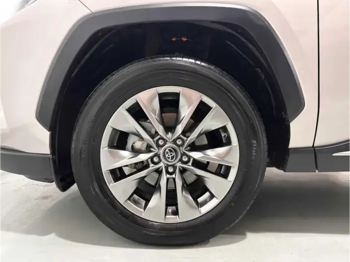 Toyota Wildlander 2021 Model 2.0L 2WD Deluxe Edition – фото 9