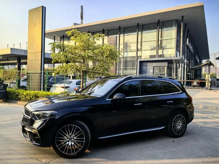 Mercedes-Benz GLC 2024 Model GLC 300 L 4MATIC Luxury Model 5 seat – фото 1