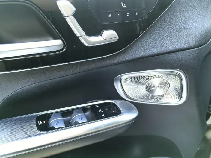 Mercedes-Benz GLC 2024 Model GLC 300 L 4MATIC Luxury Model 5 seat – фото 10