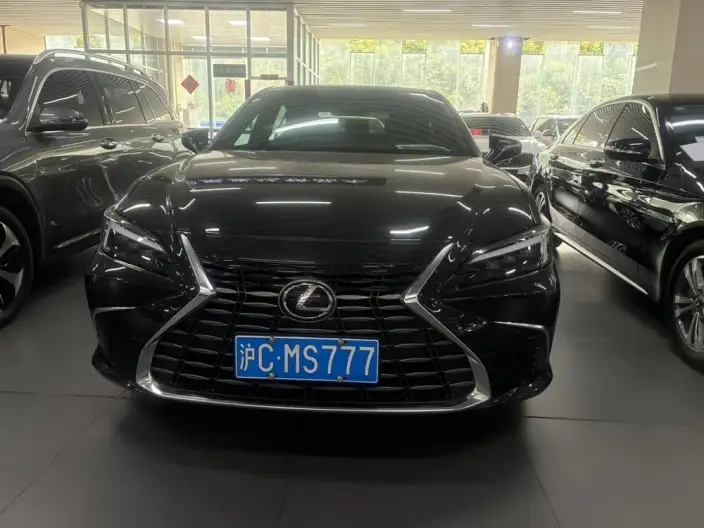 Lexus ES 2025 Model 200 Premium
