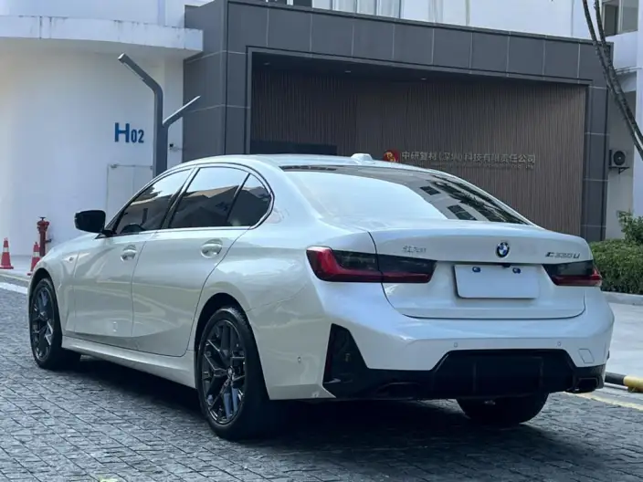 BMW 3 Series 2025 Model 330Li M Sports Night Set – фото 5