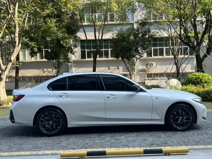 BMW 3 Series 2025 Model 330Li M Sports Night Set – фото 8