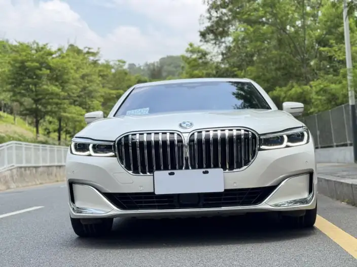 BMW 7 Series 2019 Model M760Li xDrive V12 Luxury Set – фото 2