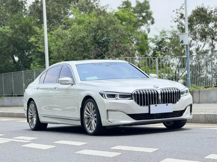 BMW 7 Series 2019 Model M760Li xDrive V12 Luxury Set – фото 3