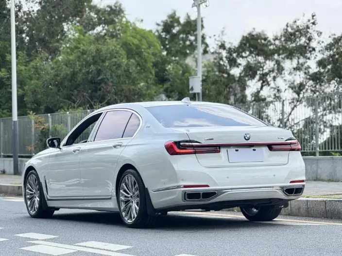 BMW 7 Series 2019 Model M760Li xDrive V12 Luxury Set – фото 5