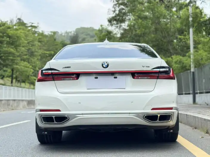 BMW 7 Series 2019 Model M760Li xDrive V12 Luxury Set – фото 6