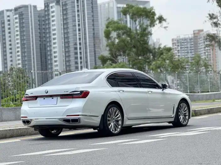 BMW 7 Series 2019 Model M760Li xDrive V12 Luxury Set – фото 7
