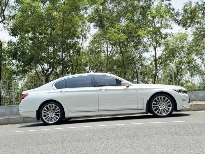 BMW 7 Series 2019 Model M760Li xDrive V12 Luxury Set – фото 8