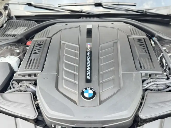 BMW 7 Series 2019 Model M760Li xDrive V12 Luxury Set – фото 9
