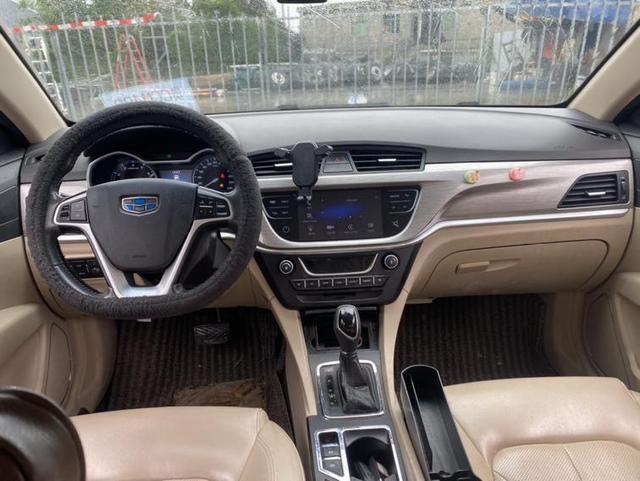 Geely Emgrand 2016 модификация Тройная литиевая батарея кузов 1.5L CVT Luxury – фото 7