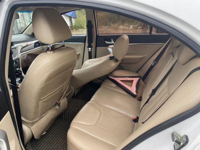 Geely Emgrand 2016 модификация Тройная литиевая батарея кузов 1.5L CVT Luxury – фото 8