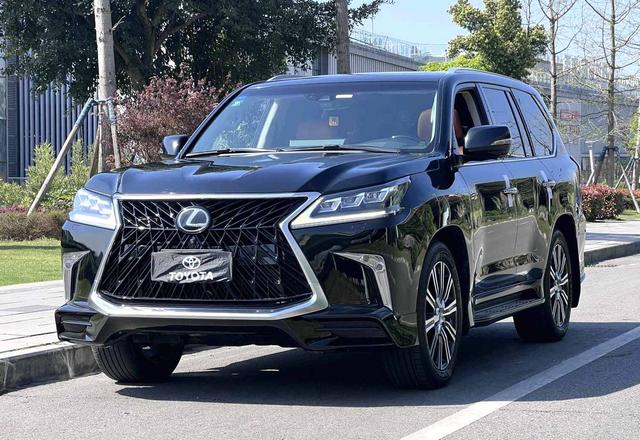 Lexus LX Модель 2019 года 570 Noble Deluxe Edition