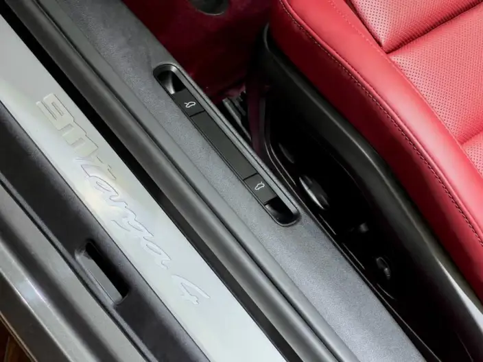 PORSCHE 911 2023 Model Targa 4 3.0T – фото 8