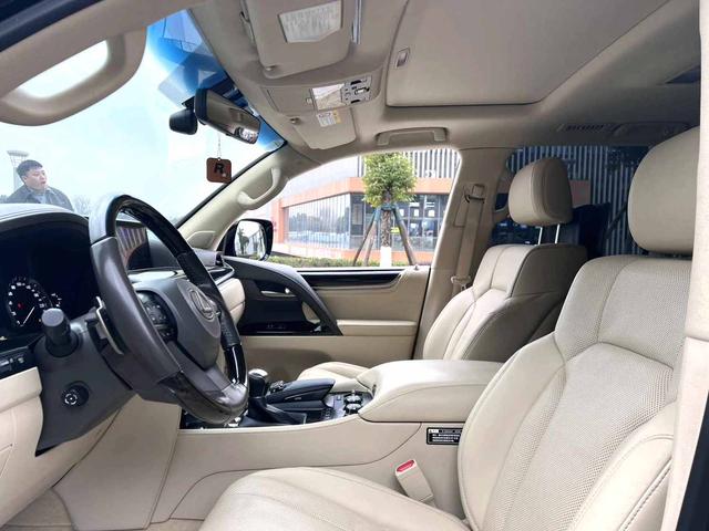 Lexus LX 2017 модификация 570 Dynamic Deluxe Edition