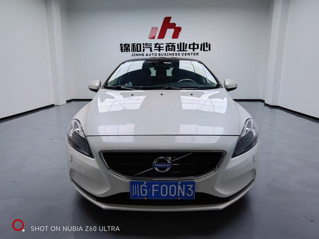 Volvo V40 2015 модификация 1.6T Smart Yi Edition – фото 2
