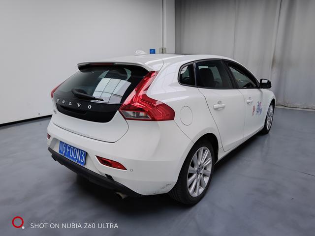 Volvo V40 2015 модификация 1.6T Smart Yi Edition – фото 11