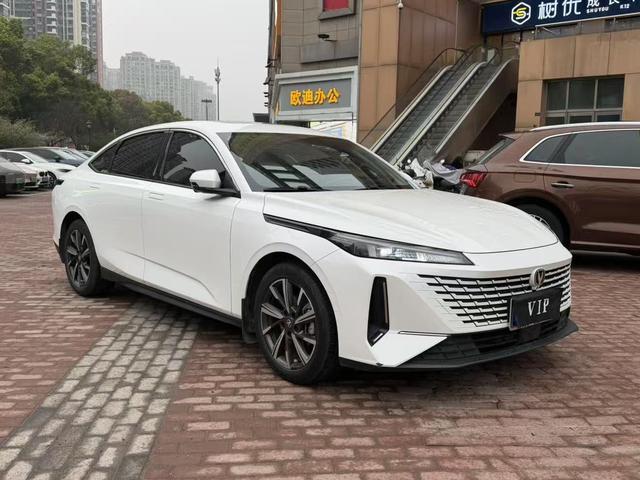 Changan Yida 2023 1.5T GDI Automatic Premium – фото 2