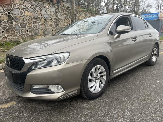 DS 5 LS 2014 модификация 1.8L автоматическое Com f ort Edition VTi140