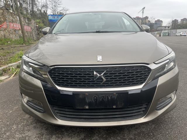 DS 5 LS 2014 модификация 1.8L автоматическое Com f ort Edition VTi140