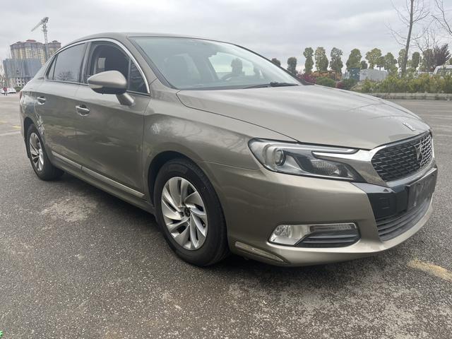 DS 5 LS 2014 модификация 1.8L автоматическое Com f ort Edition VTi140