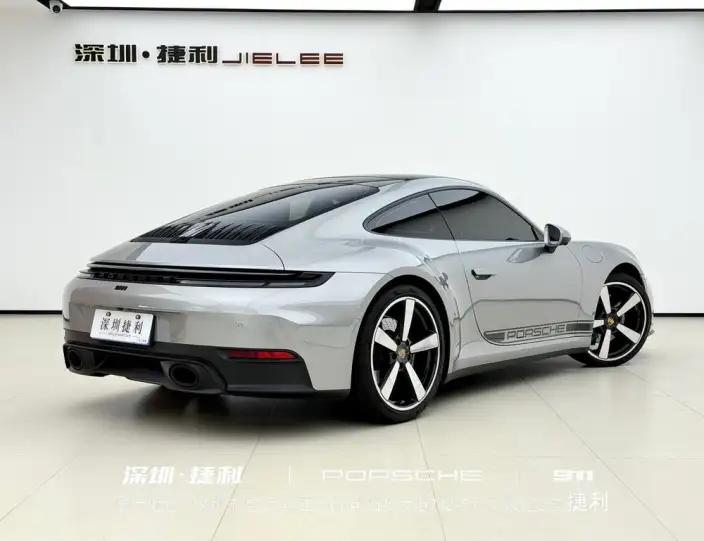 PORSCHE 911 2025 Model Carrera 3.0T