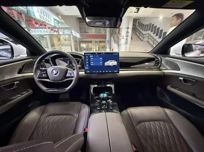 BYD Han EV 2023 Model Champion Edition 605KM Noble Model – фото 5