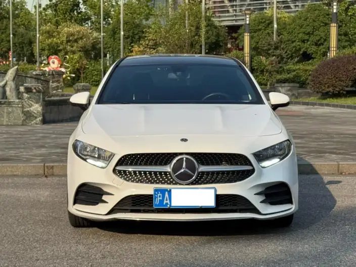 Mercedes-Benz A-class 2022 Model Facelift A 180 L Sports sedan – фото 2