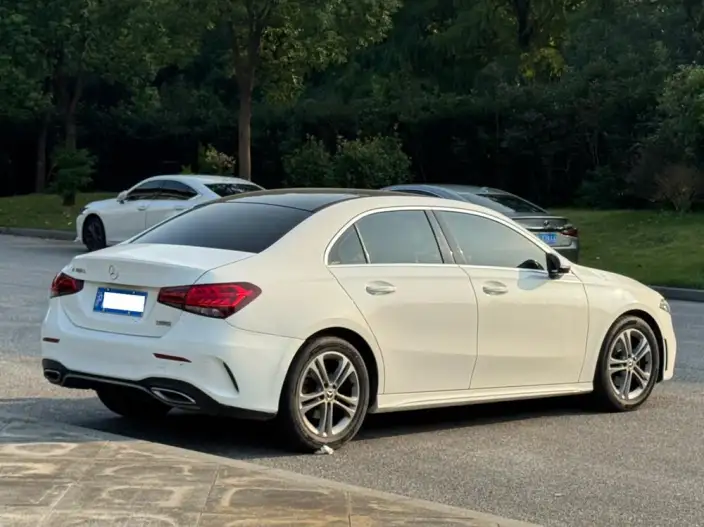 Mercedes-Benz A-class 2022 Model Facelift A 180 L Sports sedan – фото 5