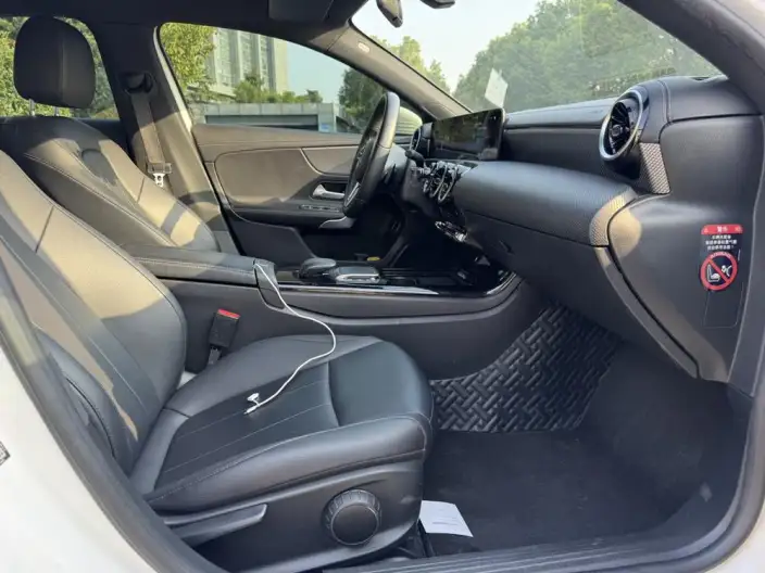 Mercedes-Benz A-class 2022 Model Facelift A 180 L Sports sedan – фото 6