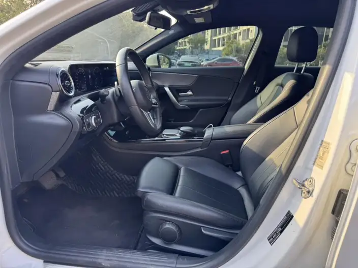 Mercedes-Benz A-class 2022 Model Facelift A 180 L Sports sedan – фото 9