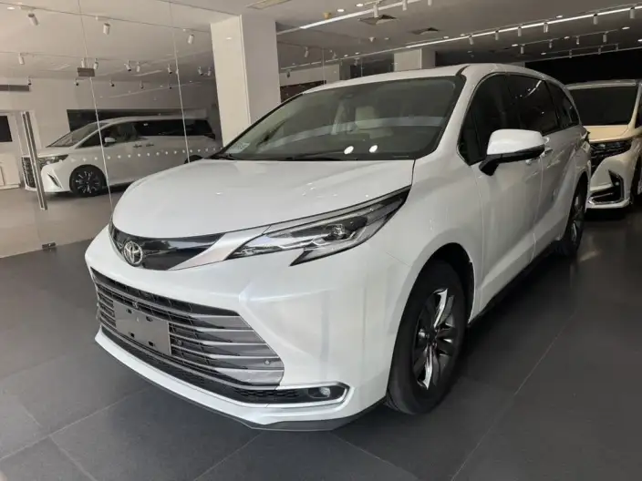 Toyota Sienna 2026 Model Hybrid 2.5L 4WD Premium – фото 1