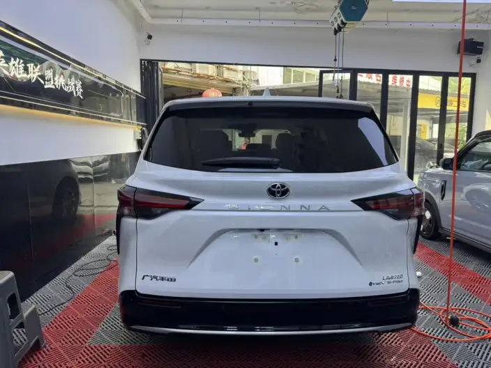 Toyota Sienna 2026 Model Hybrid 2.5L 4WD Premium – фото 3