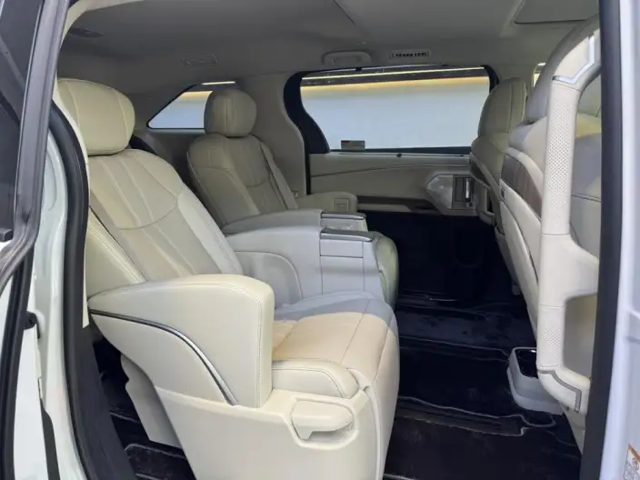 Toyota Sienna 2026 Model Hybrid 2.5L 4WD Premium – фото 9
