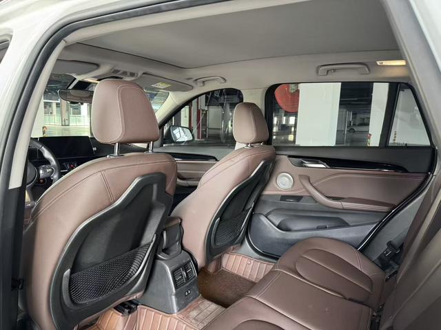 BMW X1 2022 sDrive25Li Leading – фото 3