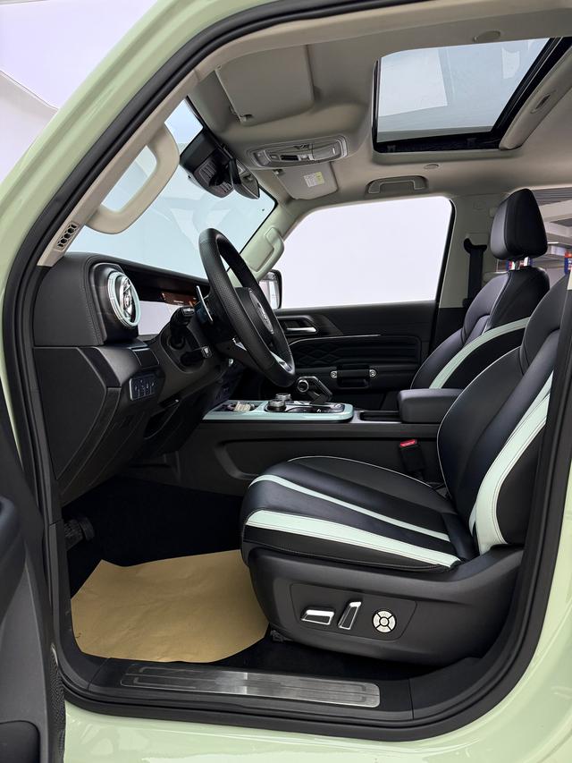 Tank 300 2021 Urban 2.0T Very Stylish – фото 5