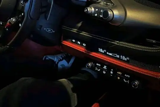 Ferrari F8 2019 Model Tributo 3.9T V8 – фото 7