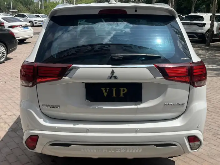Mitsubishi Outlander 2019 Model 2.4L 4WD Enjoy Edition 7 seat China VI