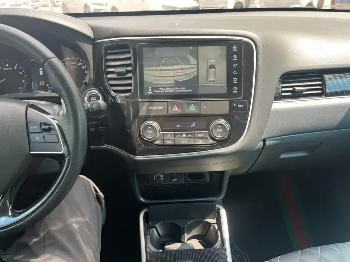 Mitsubishi Outlander 2019 Model 2.4L 4WD Enjoy Edition 7 seat China VI – фото 6